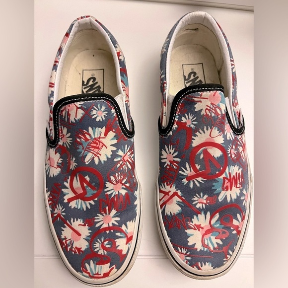 Vans Shoes - Vans Classic Slip-on Crew Graffiti Floral Red Blue Canvas Shoes Women's Size 7.5